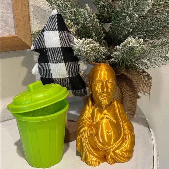 Eminem and Trash Can 😜🗽Jo’s live - Picture 1 of 10